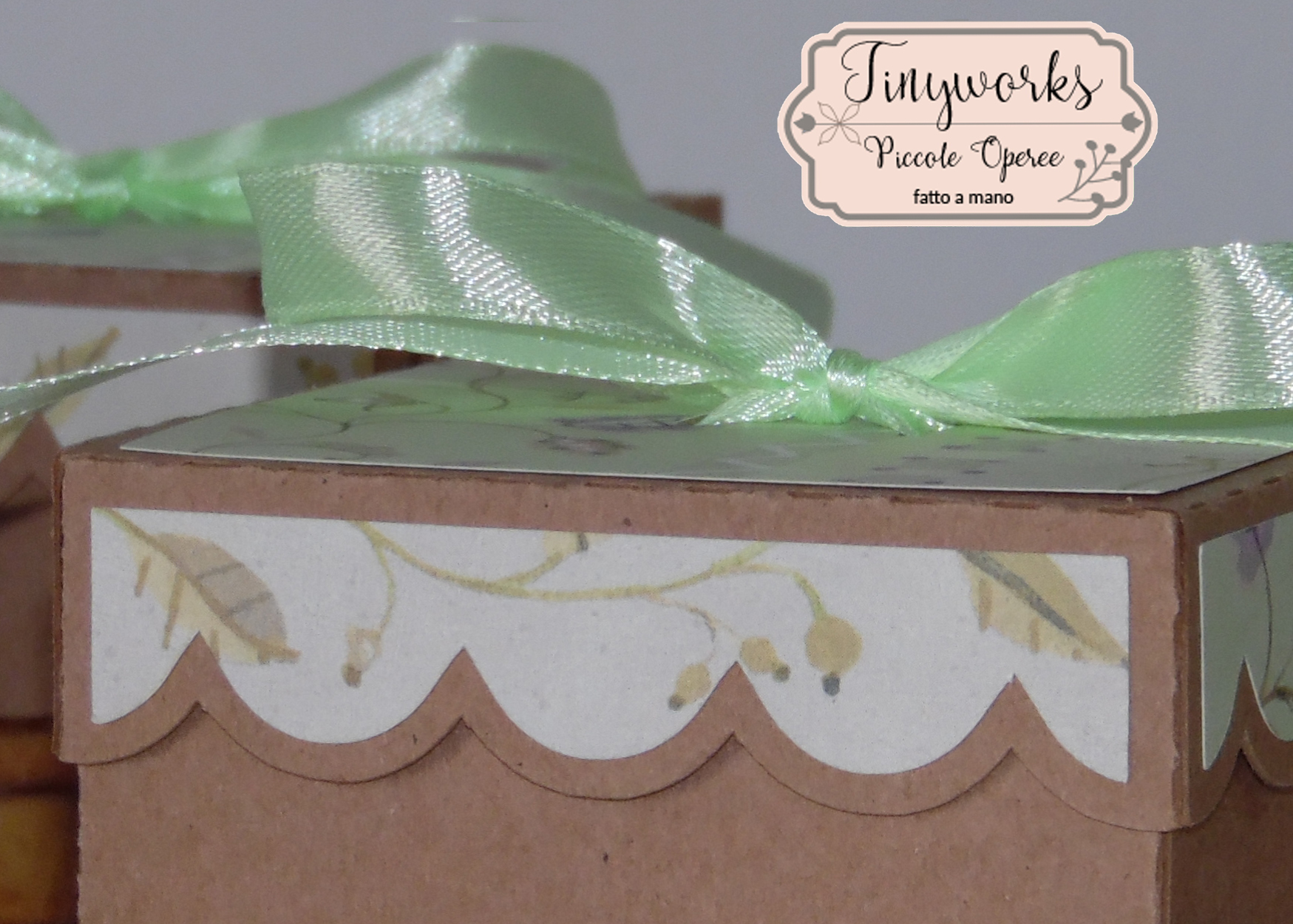 dettaglio, nastro verde, packaging, e carta decorata