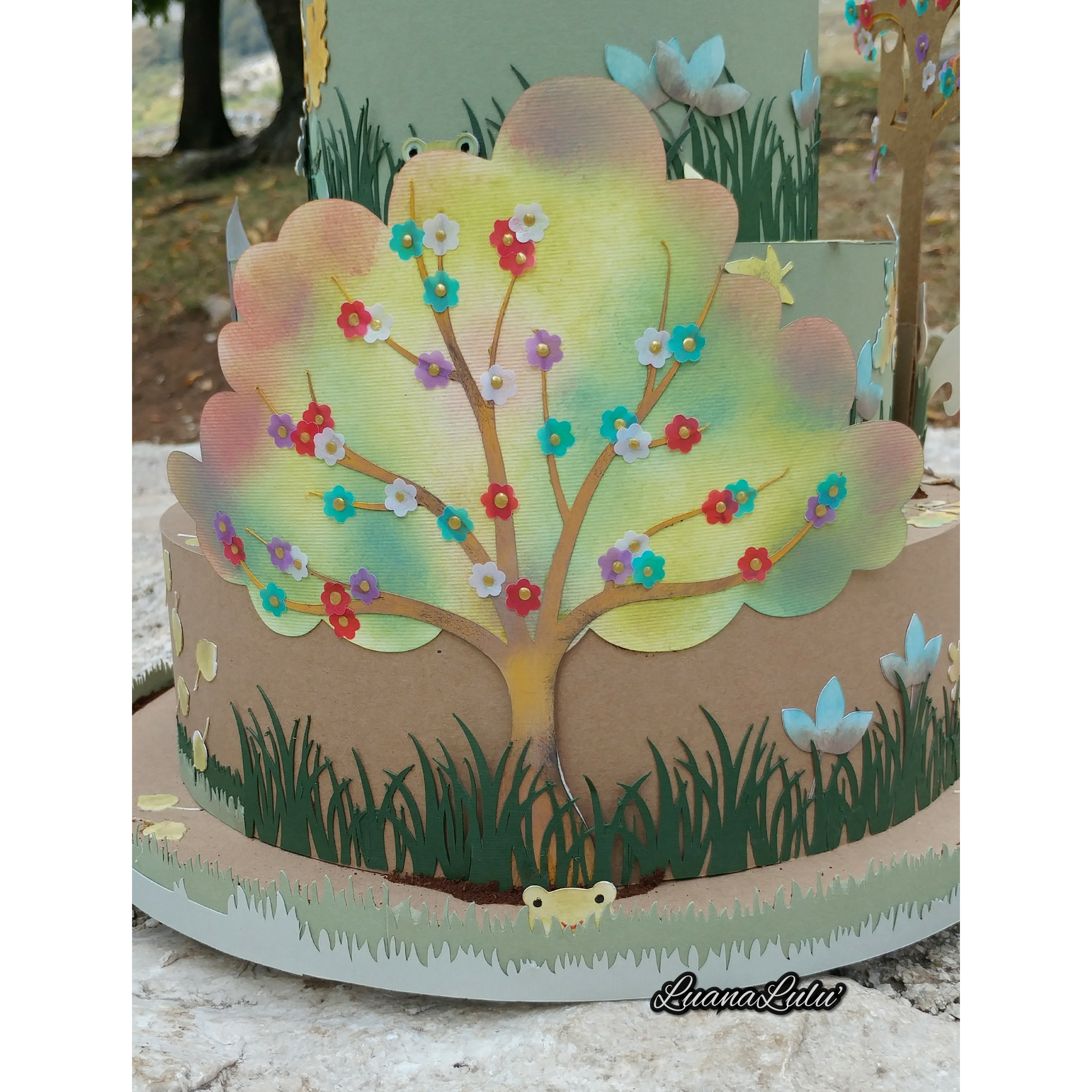 torta con folgie autunnalli, cake design in carta